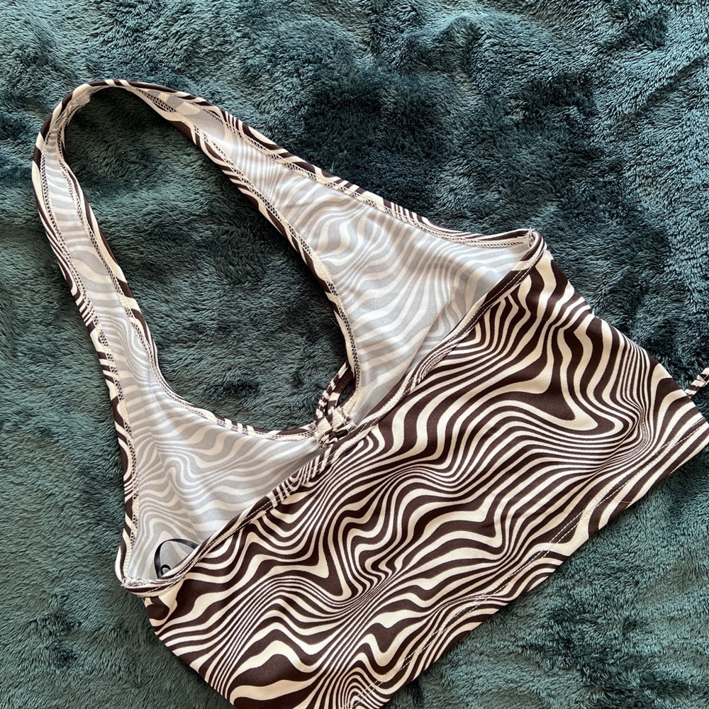 Brown and white halter top 🤎🤍